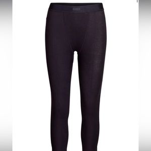 Skims leggings sz small